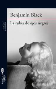 1.  Era martes, una de esas tardes de verano en que la Tierra parece haberse detenido. El teléfono, sobre la mesa de mi despacho, tenía aspecto de sentirse observado. Por la ventana polvorienta de la oficina se veía 