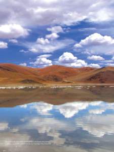 Laguna Diamante, en la caldera del volcán Galán, Antofagasta de la Sierra, Catamarca, a casi 4600m sobre el nivel del mar. Foto Diego Ulloa, Panoramio. 26