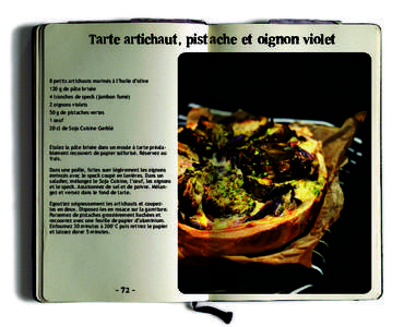 Tarte artichaut, pist ache et oignon violet 8 petits artichauts marinés à l’huile d’olive 120 g de pâte brisée 4 tranches de speck (jambon fumé) 2 oignons violets 50 g de pistaches vertes