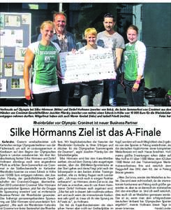 Vorfreude auf Olympia bei Silke Hörmann (Mitte) und Detlef Hofmann (zweiter von links), die beim Sommerfest von Cronimet aus den Händen von Cronimet-Geschäftsführer Joachim Pilarsky (zweiter von rechts) einen Scheck 